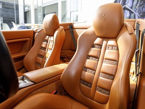 Used 2010 Ferrari California image 26