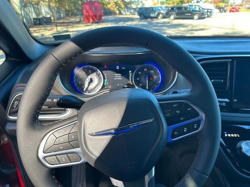 New 2026 Chrysler Pacifica Pinnacle image 15