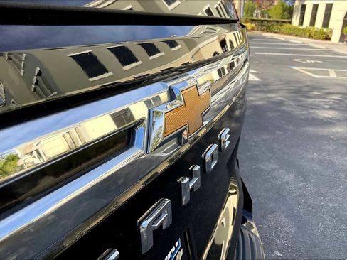Used 2021 Chevrolet Tahoe LT w/ Luxury Package RWD image 9