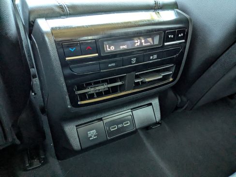 Used 2023 Acura MDX SH-AWD image 16