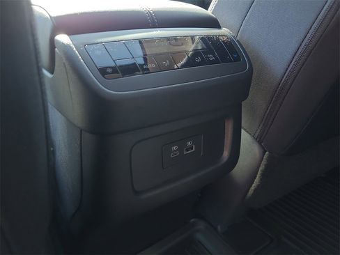 New 2025 Nissan Pathfinder SV image 9