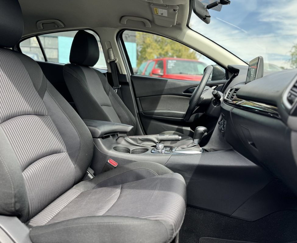 Used 2015 MAZDA MAZDA3 i Touring FWD image 9