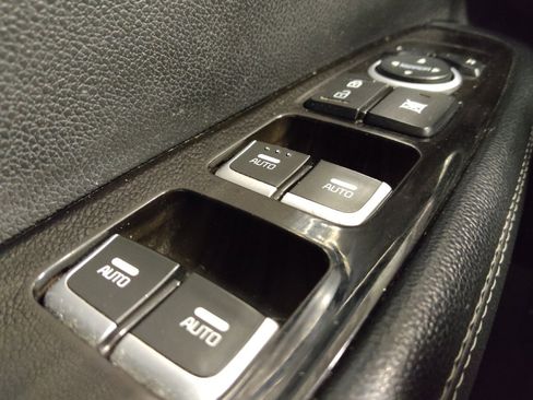 Used 2020 Kia Sorento AWD V6 image 27