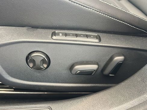 Used 2025 Volkswagen Jetta SEL image 16