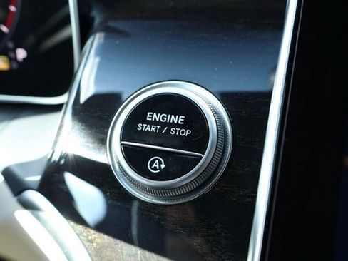 Certified 2025 Mercedes-Benz GLC 300 image 19