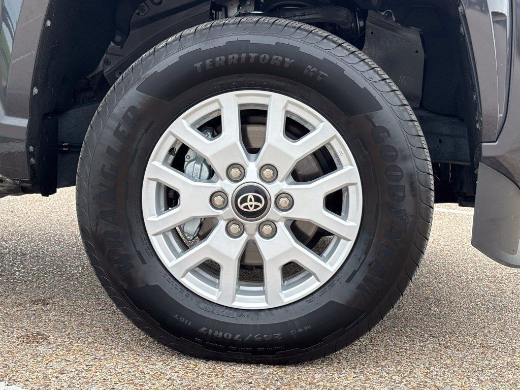 Used 2026 Toyota Tacoma SR5 AWD/4WD image 34