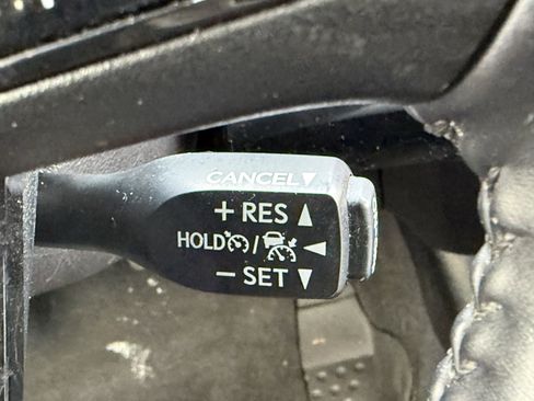 Certified 2022 Toyota Prius XLE image 27