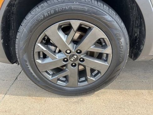 Used 2021 Kia Sorento S AWD/4WD image 11