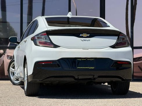 Used 2017 Chevrolet Volt LT w/ Comfort Package FWD image 9