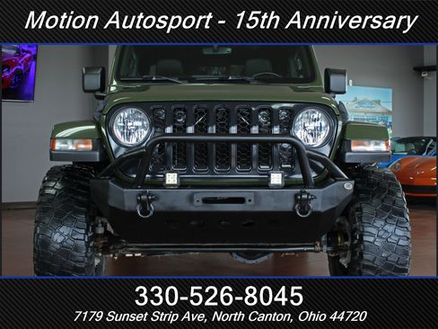 Used 2021 Jeep Gladiator Overland w/ Uconnect 4C Nav & Sound Group AWD/4WD image 3