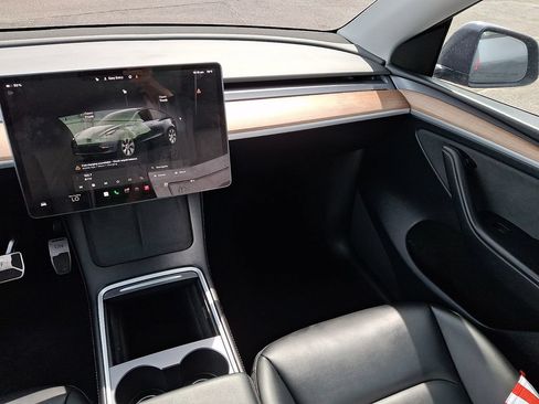 Used 2023 Tesla Model Y Long Range AWD/4WD image 16