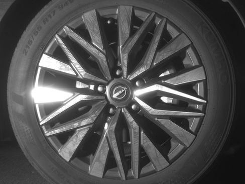 Used 2025 Nissan Altima 2.5 SV image 13