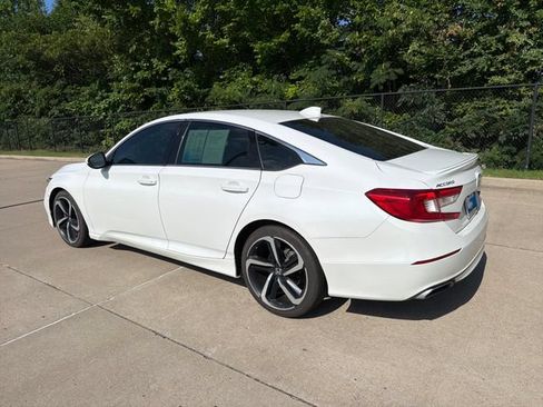 Used 2020 Honda Accord Sport image 3