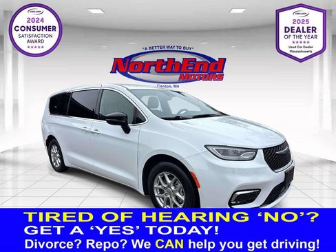 Used 2025 Chrysler Pacifica Select FWD image 1