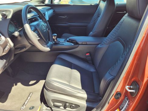 Used 2019 Lexus UX 250h w/ Premium Package AWD/4WD image 26