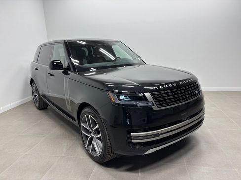 New 2027 Land Rover Range Rover Long Wheelbase SE AWD/4WD image 4