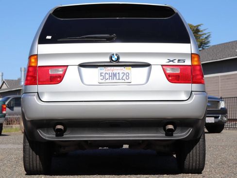 Used 2002 BMW X5 3.0i image 8