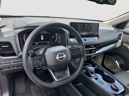 Used 2026 Nissan Rogue SL AWD/4WD image 10