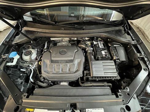 Used 2020 Volkswagen Tiguan S image 31