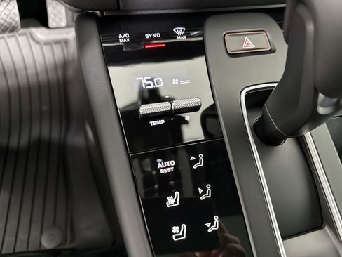 New 2026 Porsche Macan GTS image 30