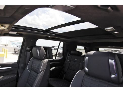 New 2026 Cadillac Escalade Platinum Sport w/ LPO, ONYX Package AWD/4WD image 23