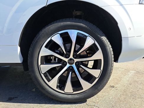 New 2026 Audi Q3 quattro 2.0T AWD/4WD image 37