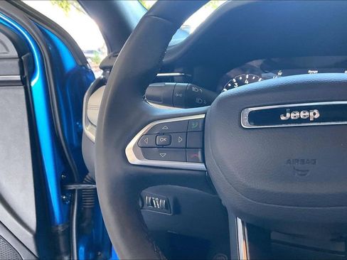 Used 2025 Jeep Compass Limited AWD/4WD image 8