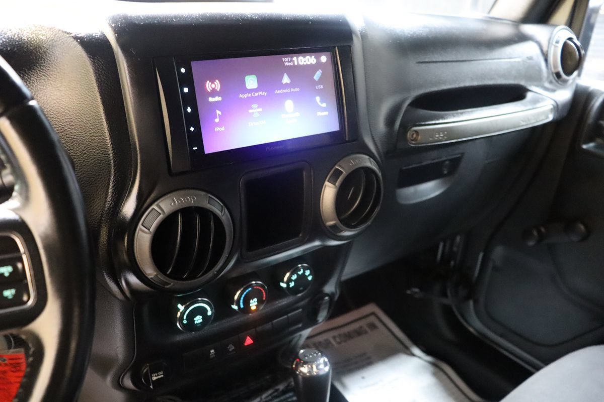 Used 2017 Jeep Wrangler Unlimited Sport w/ Connectivity Group AWD/4WD image 46