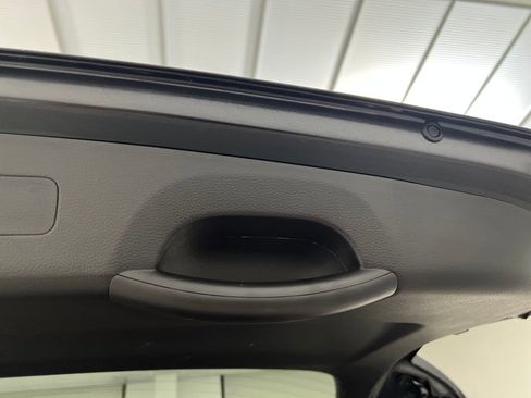 Used 2025 Kia Carnival image 45