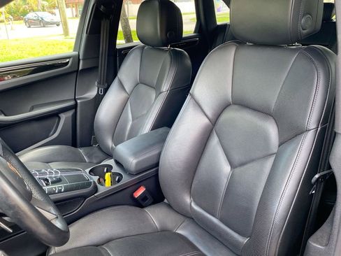 Used 2018 Porsche Macan Sport Edition image 34