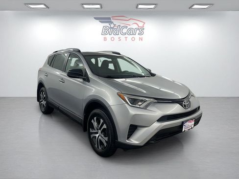 Used 2016 Toyota RAV4 LE AWD/4WD image 3