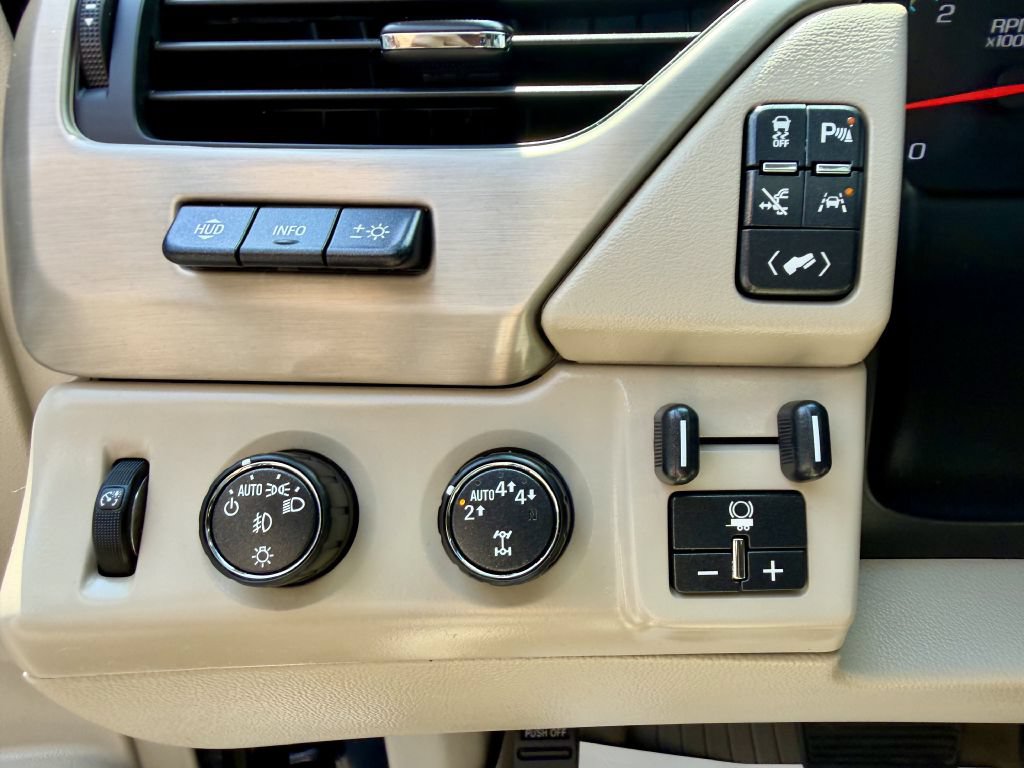 Used 2019 GMC Yukon XL Denali w/ Denali Ultimate Package AWD/4WD image 18