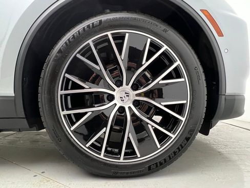 Used 2025 Porsche Macan Electric image 27