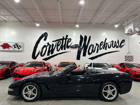 Used 2002 Chevrolet Corvette Convertible w/ Preferred Equipment Group2 RWD image 2