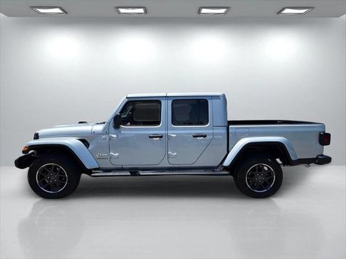 Certified 2023 Jeep Gladiator Overland image 2