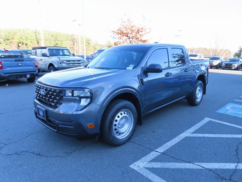 Used 2025 Ford Maverick XL image 4