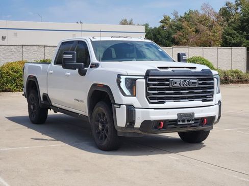 Used 2025 GMC Sierra 2500 AT4 w/ AT4 Premium Plus Package AWD/4WD image 3
