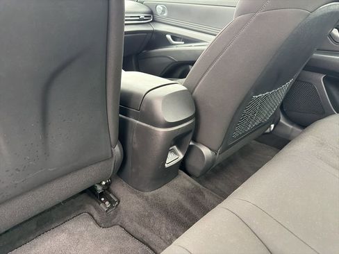 Used 2024 Hyundai Elantra SEL w/ Convenience Package image 38