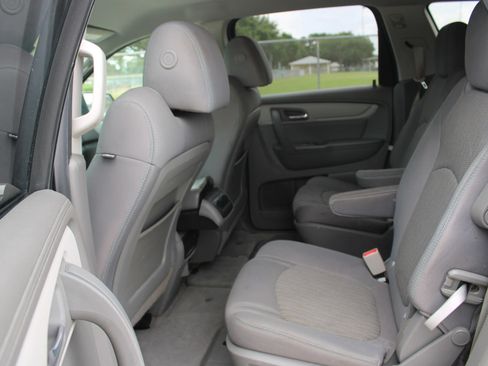 Used 2014 Chevrolet Traverse LT FWD image 13
