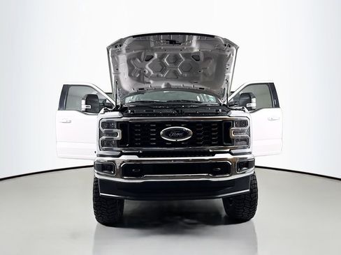 Used 2024 Ford F350 Lariat image 32