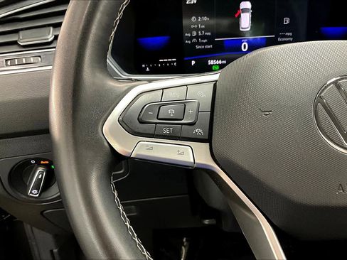 Used 2022 Volkswagen Tiguan SE image 21