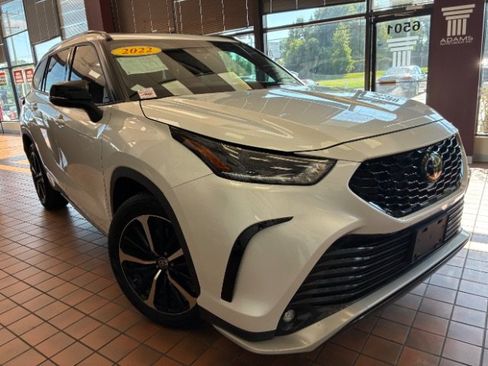 Used 2022 Toyota Highlander XSE AWD/4WD image 1