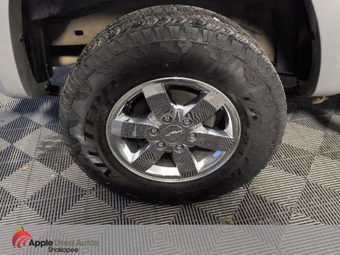 Used 2012 Chevrolet Colorado LT image 36