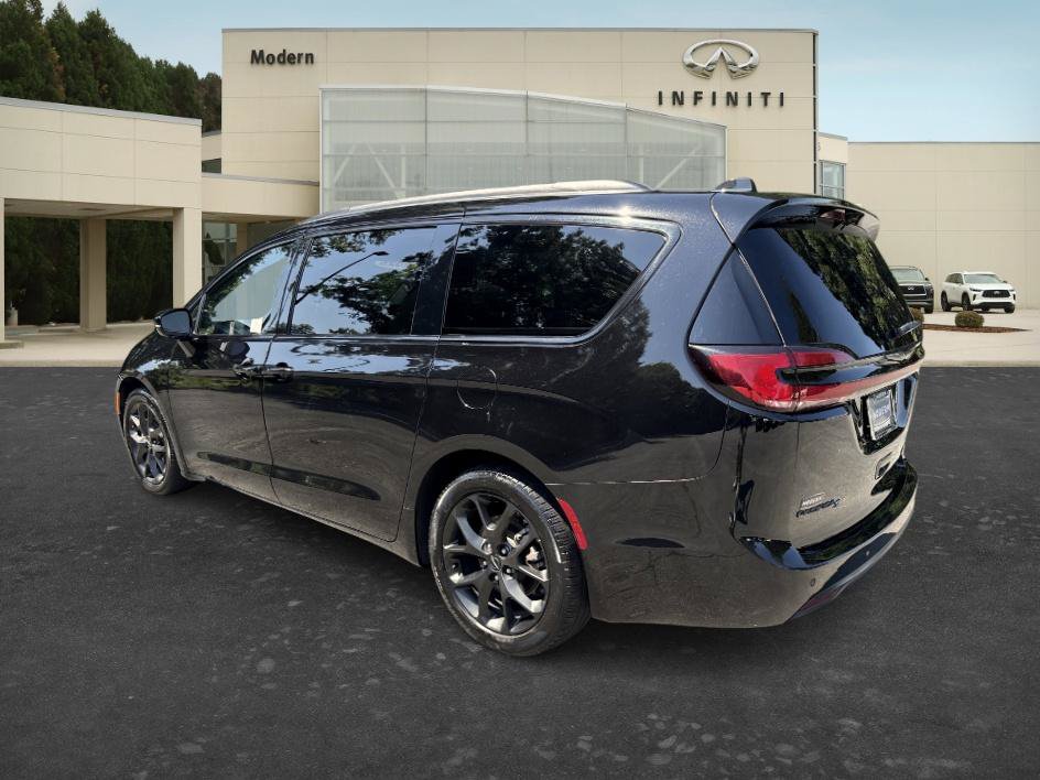 Used 2025 Chrysler Pacifica Limited FWD image 12