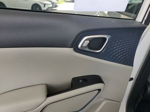 Certified 2023 Kia Soul EX image 9