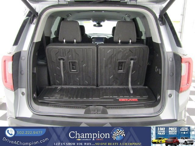 Certified 2023 GMC Acadia SLE w/ Driver Convenience Package FWD image 12