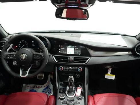 Used 2026 Alfa Romeo Giulia AWD image 13