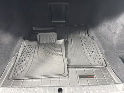 Used 2016 BMW 750i xDrive image 25