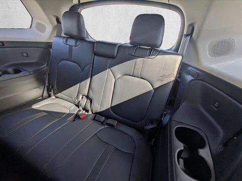 Used 2024 Honda Pilot Touring image 18