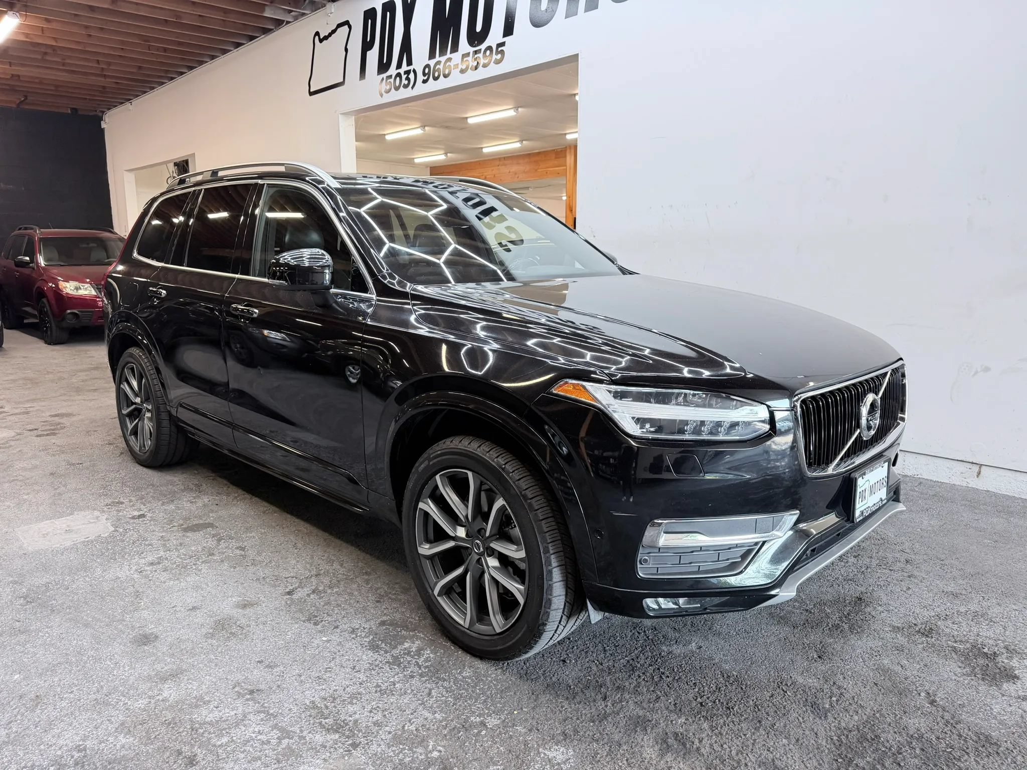 Used 2017 Volvo XC90 T6 Momentum w/ Vision Package AWD/4WD image 2